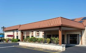 Days Inn by Wyndham Hillsborough